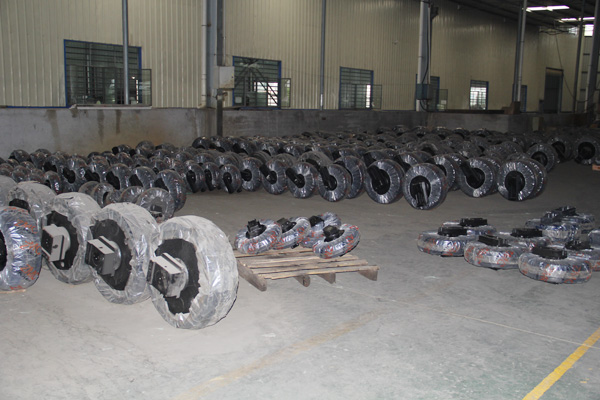 l乐鱼体育app:气球拱门用不了新郎用两台挖掘机搭拱门网友：有心者不必教